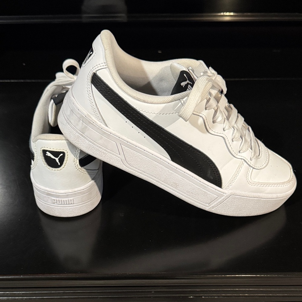 Puma White and Black Women's Sneakers - Picture 4 of 6